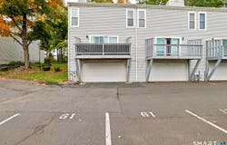 28 Glenview Drive, Cromwell, CT 06416