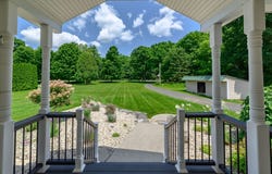 434 Batchelor St, Granby, MA 01033