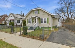 24 Jasper St, Springfield, MA 01109