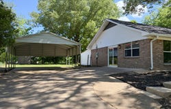 910 Newitt Vick Drive, Vicksburg, MS 39183