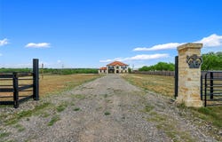 507 Rawhide Rd, Seguin, TX 78155
