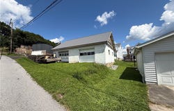 300 E Main St, Stoystown Boro, PA 15563