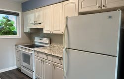 2058 NE HOGAN Dr, Gresham, OR 97030