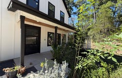 105 Mokolii Ct, Bastrop, TX 78602