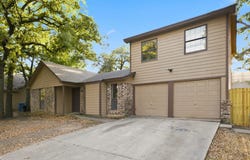 721 Timberoaks Drive, Azle, TX 76020