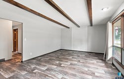 1605 E Crestview Dr, Sioux Falls, SD 57103