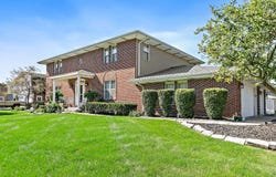 15410 Leclaire Avenue, Oak Forest, IL 60452