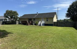 299 Riggs Road, Hubert, NC 28539