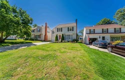 1164 Croyden Road, Lyndhurst, OH 44124