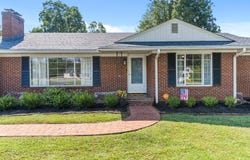 348 N Main St, Amherst, VA 24521