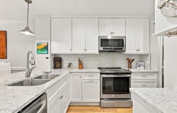 13 Harbourside Lane, Hilton Head Island, SC 29928