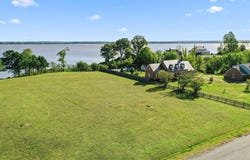 Benton Point Road lot: E, TAPPAHANNOCK, VA 22560
