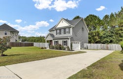 313 Mango Place N, Hubert, NC 28539