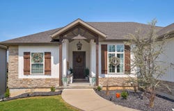 1601 E Fairwind, Ozark, MO 65721