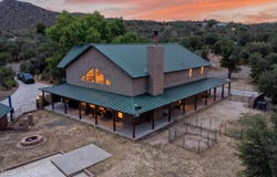 531 S Cody Loop Road, Oracle, AZ 85623