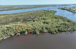 2285 DELAN Drive, PUNTA GORDA, FL 33983