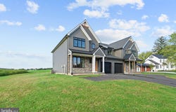 29 LAUSCH Road, DENVER, PA 17517
