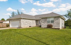 991 W Bates Drive, Nixa, MO 65714