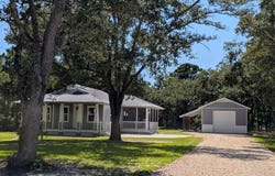 132 Putnal St, Carrabelle, FL 32322