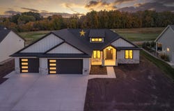 137 BECKERAE Court, WRIGHTSTOWN, WI 54180