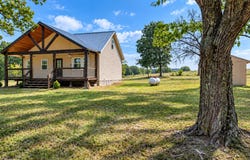 1084 U.S. 160, Caulfield, MO 65626
