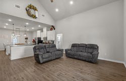 913 Day Star Drive, Hewitt, TX 76643