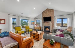 3386 WYEAST Rd, HoodRiver, OR 97031