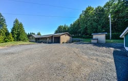 27340 PARKDALE Rd, Rainier, OR 97048