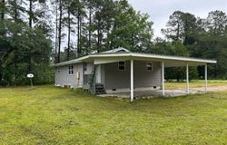 321 Circle Heights Dr., Loris, SC 29569
