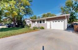 243 Sunrise Dr, Huron, SD 57350