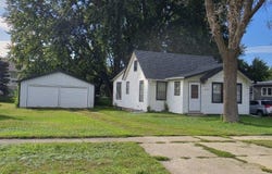233 N 4th Avenue, Sheldon, IA 51201