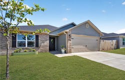 1716 Ace Avenue, Gentry, AR 72734
