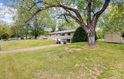 6101 Oak Circle, North Branch, MN 55056