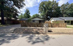 6909 Brierwood Dr, White Hall, AR 71602
