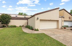 362 Englewood Dr, Kerrville, TX 78028