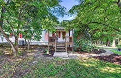 406 TRAYFOOT RD, GROTTOES, VA 24441