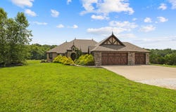 4164 S 77th Road, Bolivar, MO 65613