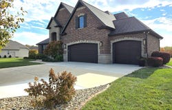 9667 Crossbow Drive N, Bloomington, IL 61705