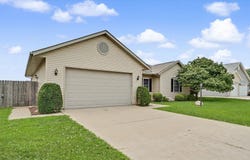 1203 EDGEVIEW Drive, Mahomet, IL 61853