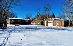 28 W Shore Road, Babb, MT 59411