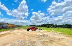 1165 Grubbs, TX 77474