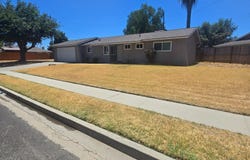 2044 Raymond Road, Hanford, CA 93230
