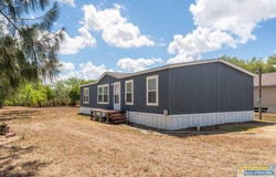 32804 Ebony Rd., Los Fresnos, TX 78566