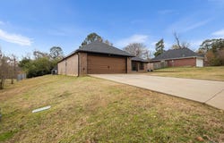 202 Spring Valley Rd, Queen City, TX 75572