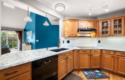 215 E HEREFORD St, Gladstone, OR 97027