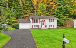 425 Rayelene Dr, VESTAL, NY 13850