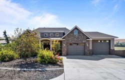 73403 E Grand Bluff Loop, Kennewick, WA 99338