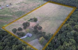 7390 Lawrence 2022, Miller, MO 65707