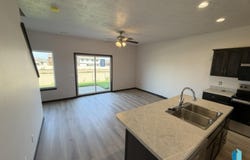 9420 W Tunis Dr, Sioux Falls, SD 57106