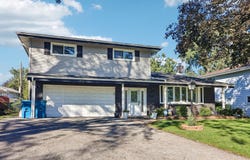 1302 E Greenwood Drive, Mount Prospect, IL 60056